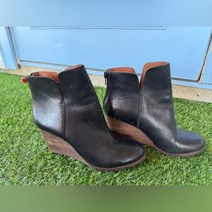 LUCKY BRAND Yolene Black Leather Wedge  8M Boho Western ankle bootie with wedge